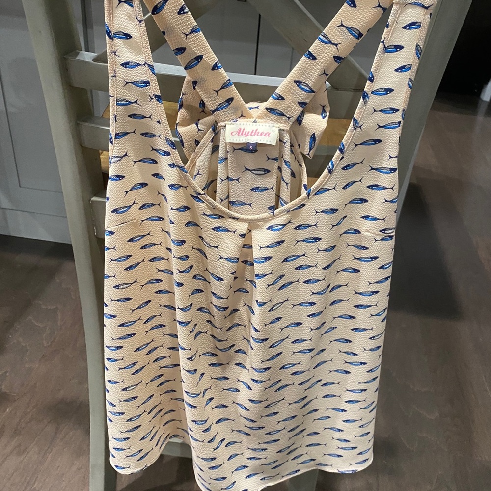 Flowy tank with cute fish🐟 pattern